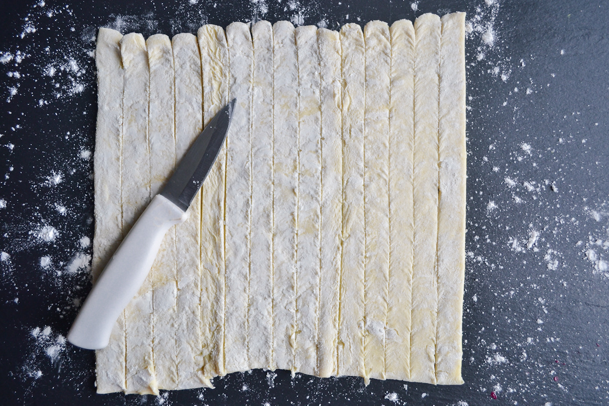 puff pasty cut into thin strips