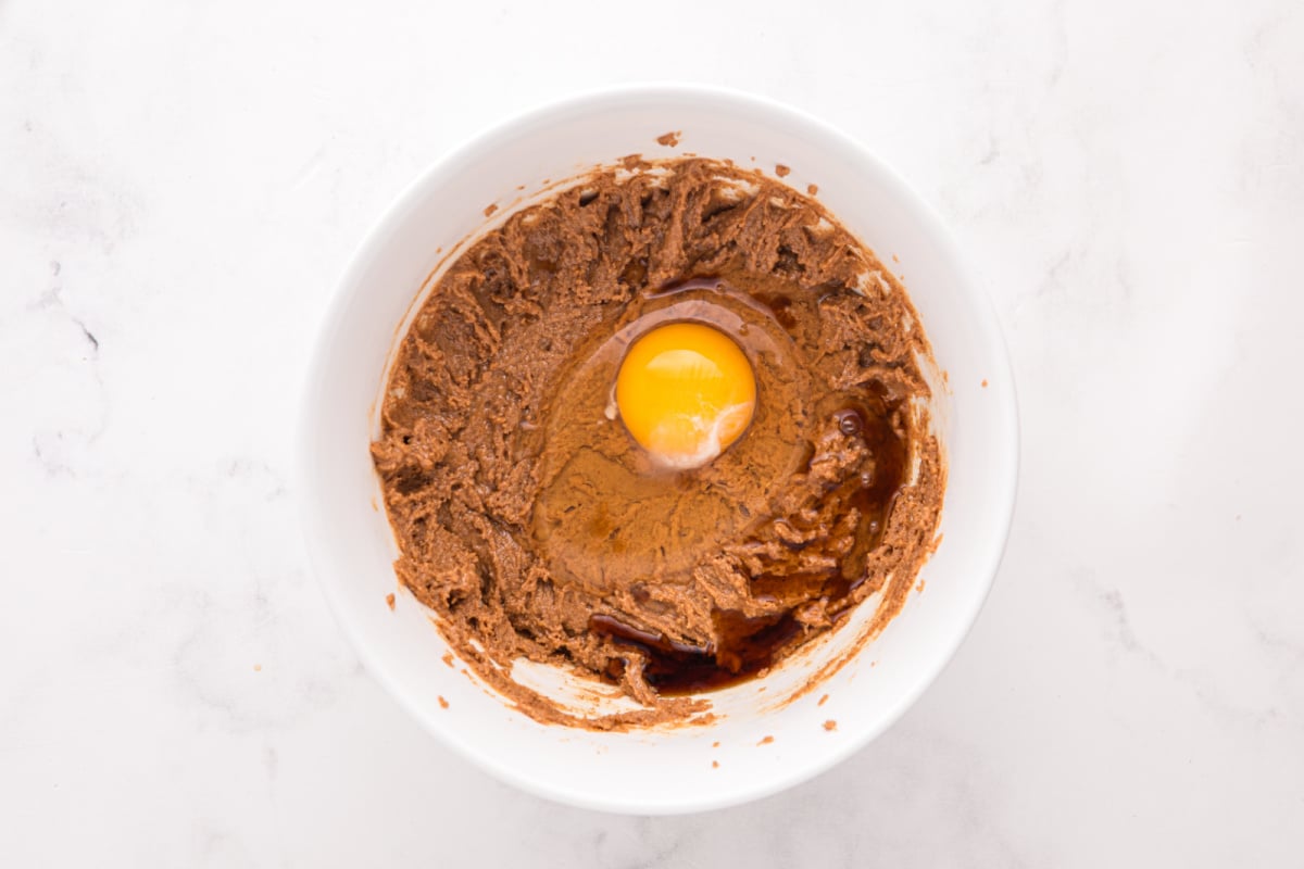 egg and vanilla extract added to the almond butter mixture