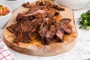 steak sliced on cutting board