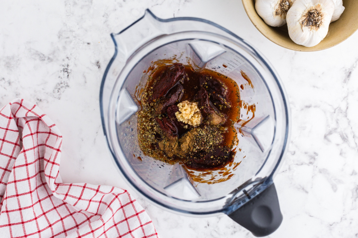 Copycat Chipotle Steak marinade in a blender