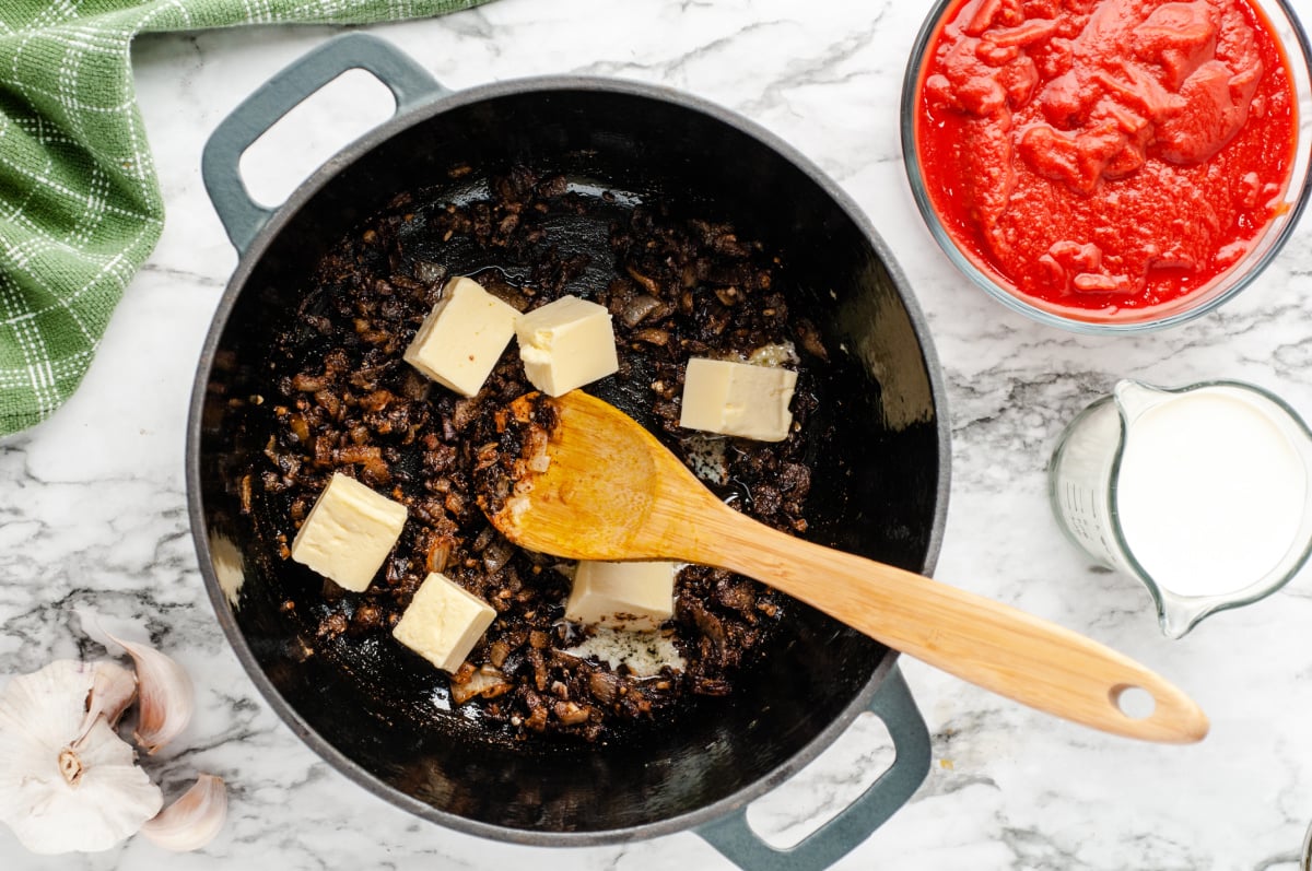 Butter label added to the pan