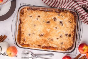 cooked caramel apple dump cake