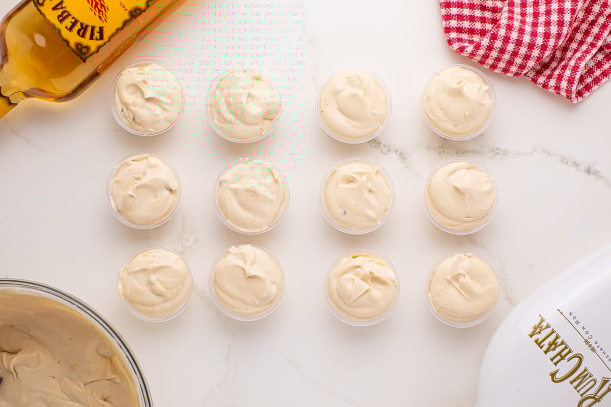 Add pudding mixture to small cup