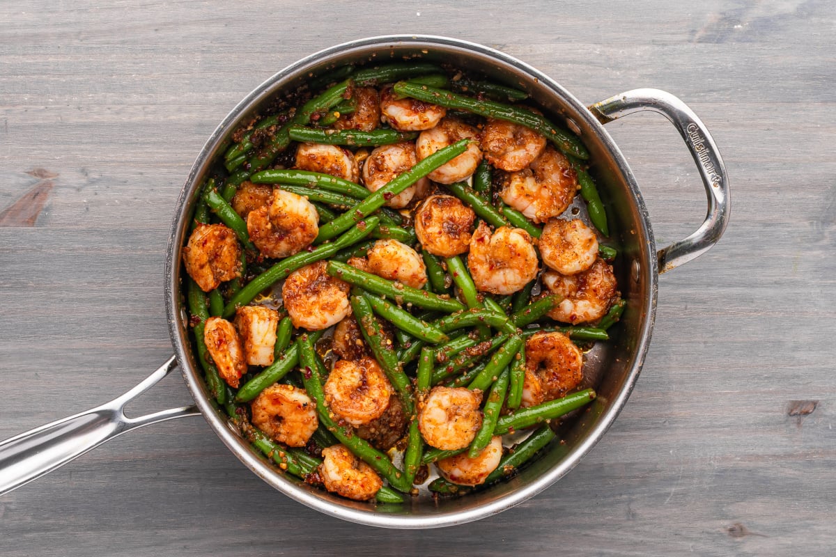 Put the chilli crispy shrimp into the pot