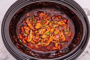 Slow Cooker Honey Garlic Chicken in a slow cooker