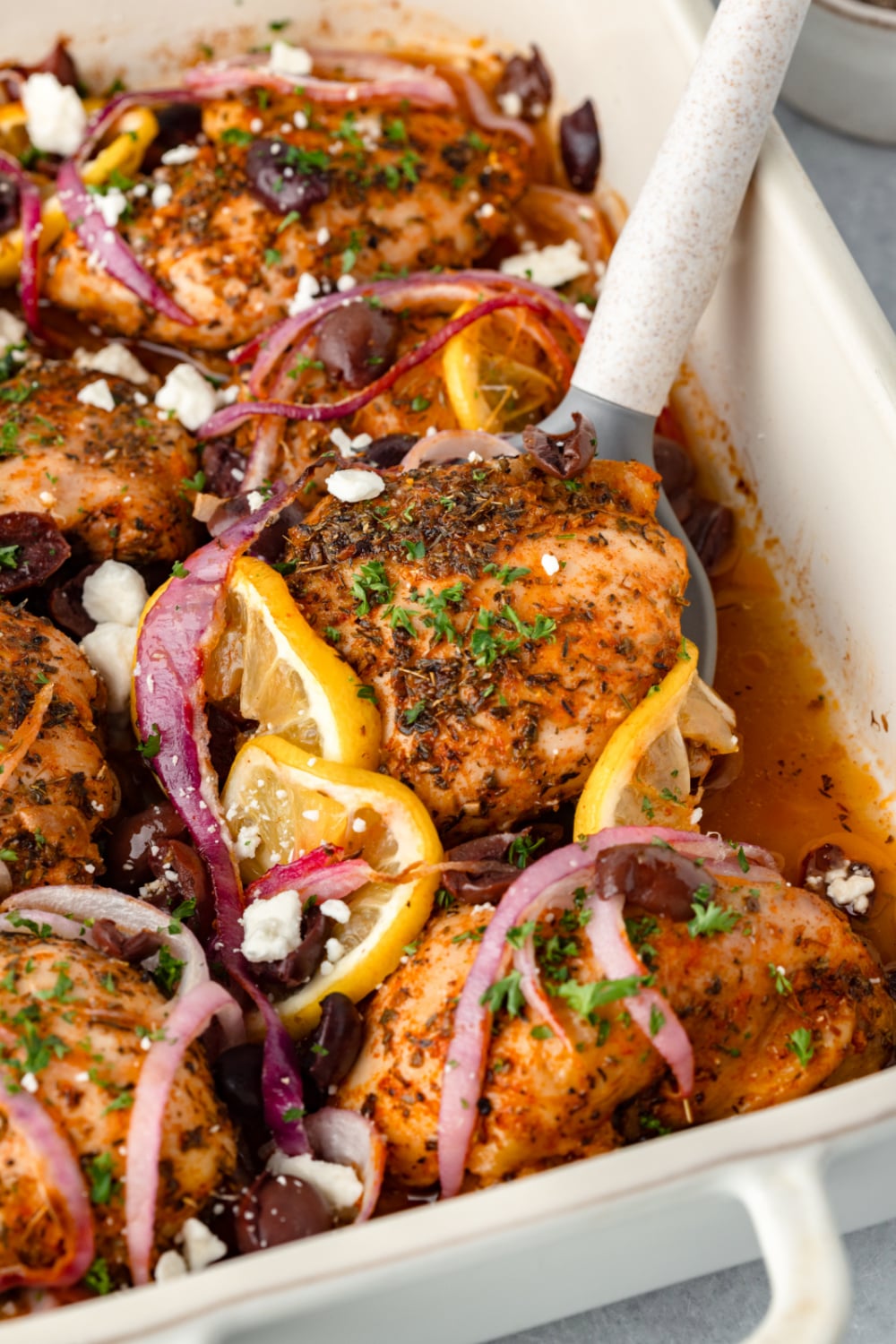 spatula pickup a piece of chicken